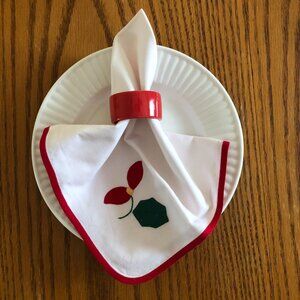 Set 4 Vintage Christmas Napkins Red Trim Holly Berry Embroidered